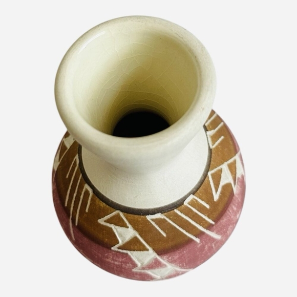 Vintage Native American Sioux Pottery Vase Signed Southwestern Home Decor 4.5” - Picture 2 of 3